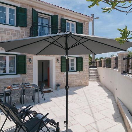 Nice home in Primosten w/ WiFi&2 Bedrooms Buitenkant foto