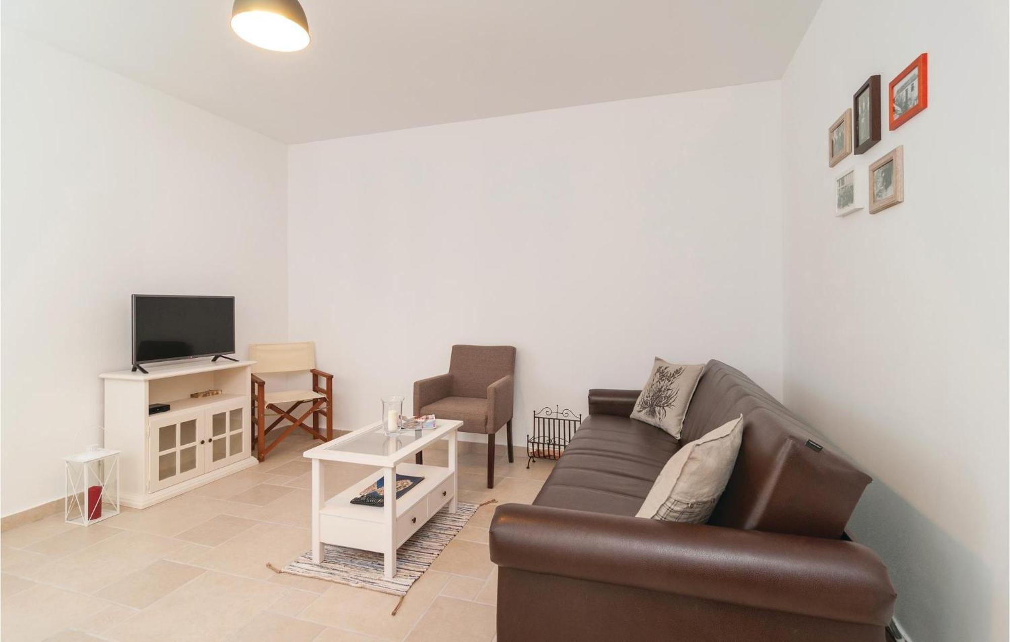 Nice home in Primosten w/ WiFi&2 Bedrooms Buitenkant foto