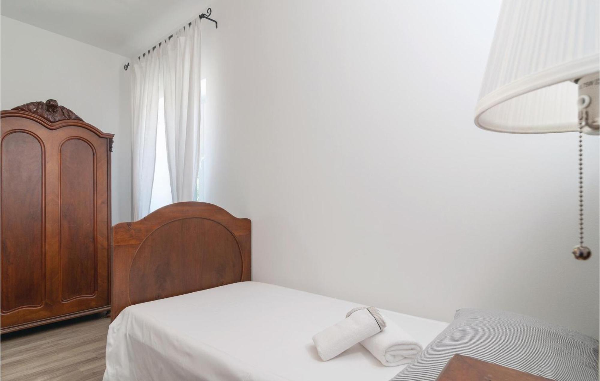 Nice home in Primosten w/ WiFi&2 Bedrooms Buitenkant foto