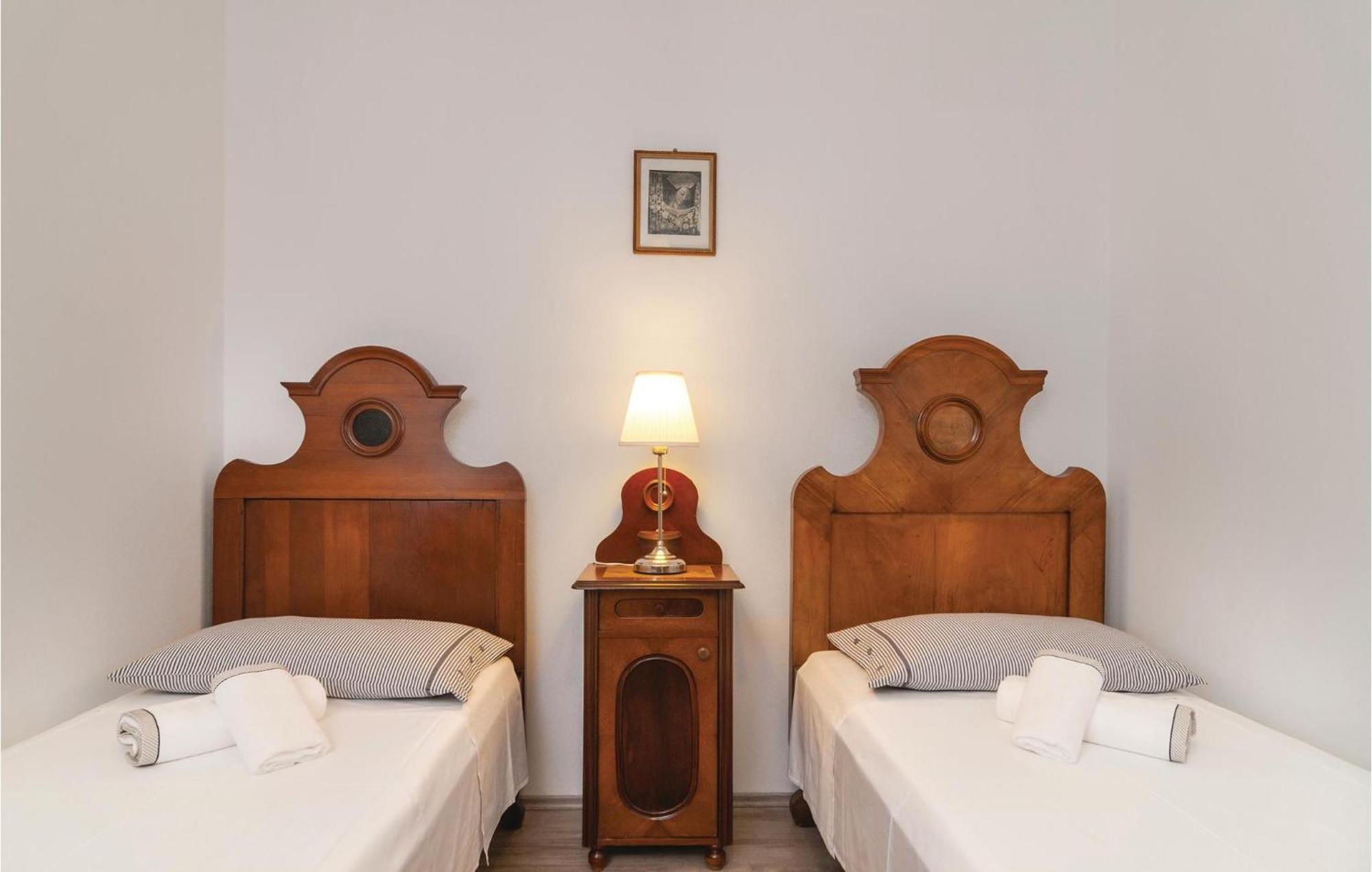 Nice home in Primosten w/ WiFi&2 Bedrooms Buitenkant foto