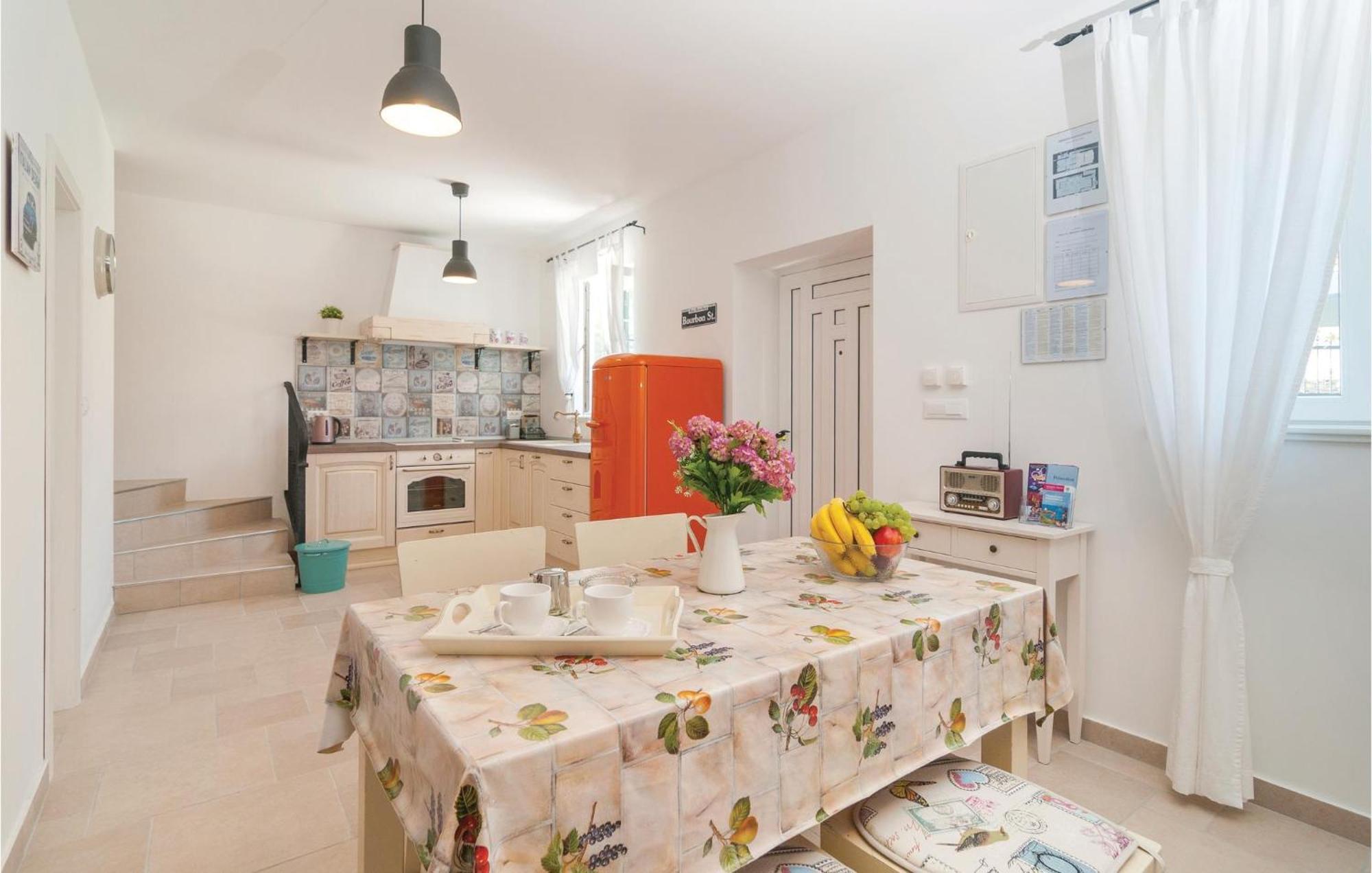 Nice home in Primosten w/ WiFi&2 Bedrooms Buitenkant foto