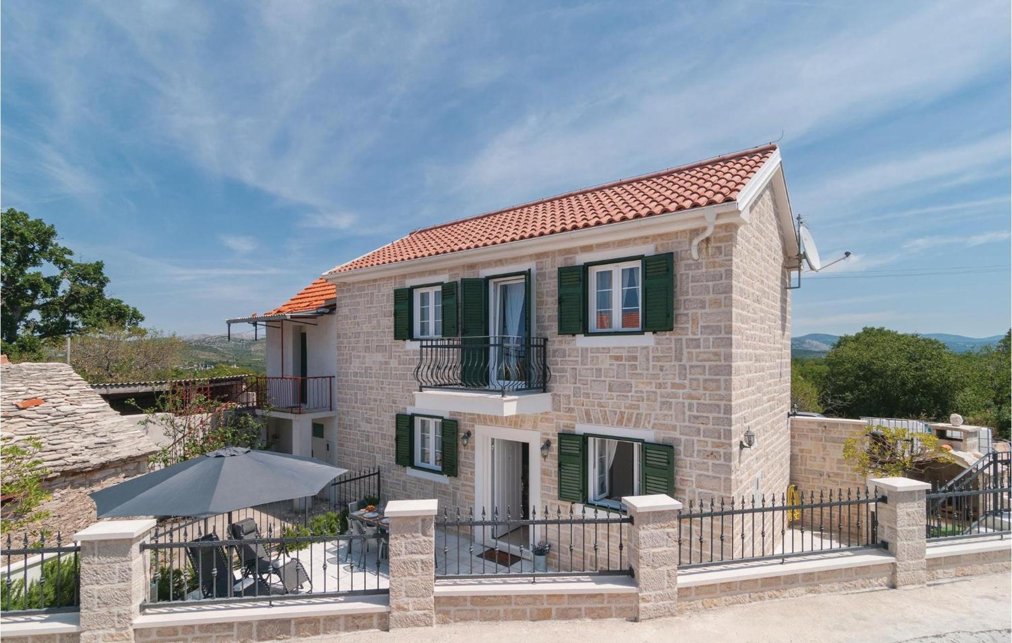 Nice home in Primosten w/ WiFi&2 Bedrooms Buitenkant foto